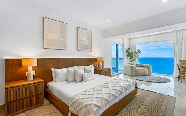 Beachfront Luxury 4BR Penthouse With Incredible Ocean Views