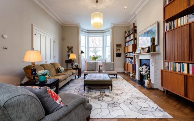 Veeve - Grand Notting Hill