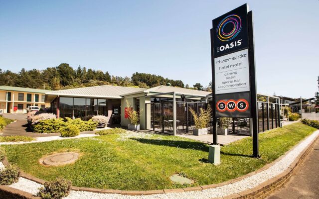 Nightcap at Riverside Hotel