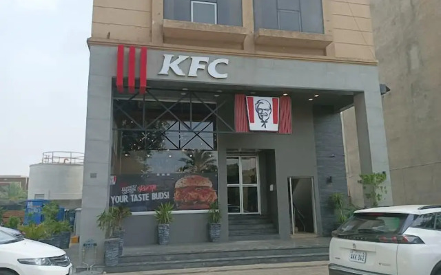 Hotel Versa Apartment and Lodges Lahore