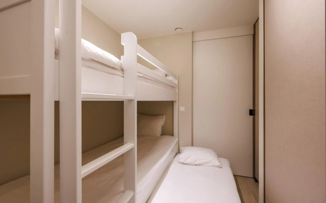 The CORNR Hotel