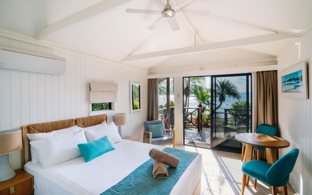 Palm Bay Resort – Guest Rooms – Long Island