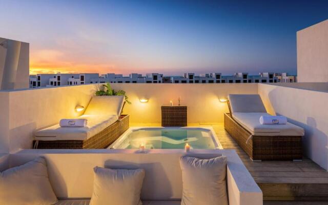 Luxe 3BDR w Private Rooftop Jacuzzi & Beach Access