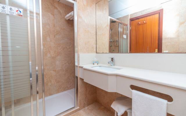 Hotel Y Bungalows Ar Galetamar