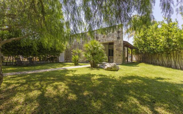 Villa with garden in Torre dell'Orso-Villa Ray