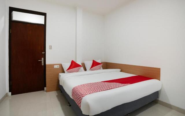 Super OYO 3209 Hegarbudhi Residence
