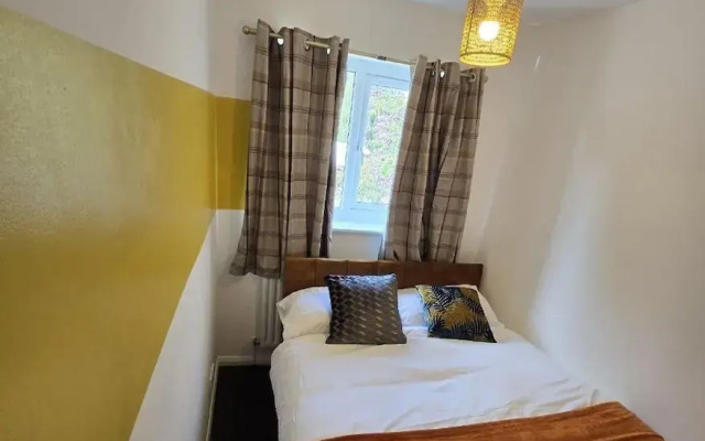 Manchester Blissful Retreat - 3-bedroom House