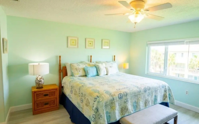Four Winds F8 2 Bedroom Condo by Redawning, St. Augustine