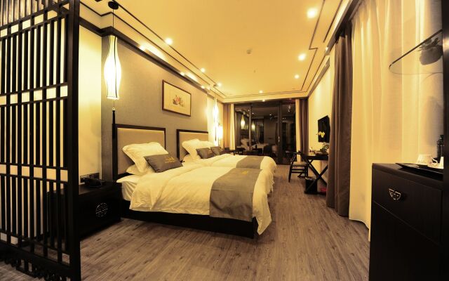 Peach Blossom Resort Hotel