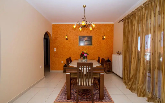 Lakis Apartments