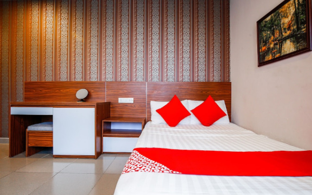 Truong Sa Hotel by OYO