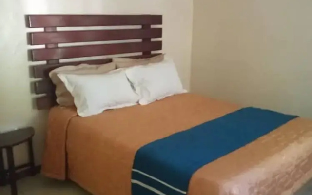 2 bed Guesthouse in Mabelreign - 2012
