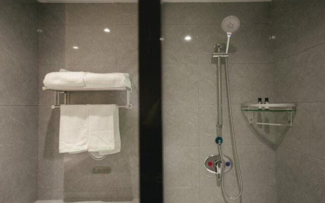 GreenTree Inn Jiuquan Century Plaza Hotel