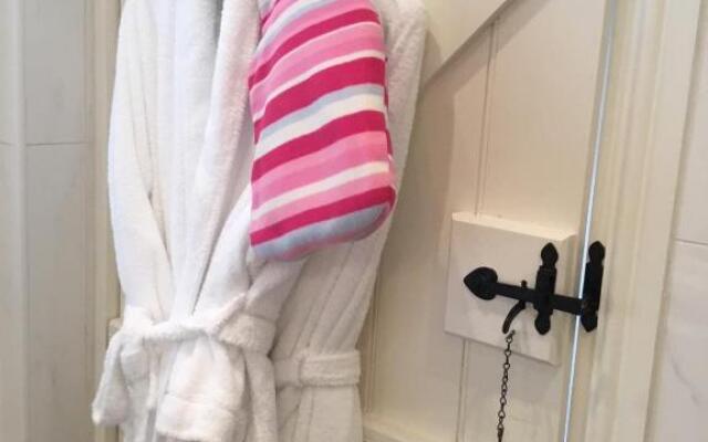 Snowdrop cottage @ Ty-llwyd