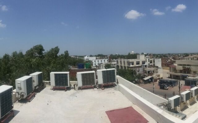 MD 9 Star Hotel