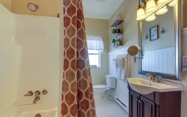 Beautiful Historic Home Near Bryce Canyon!