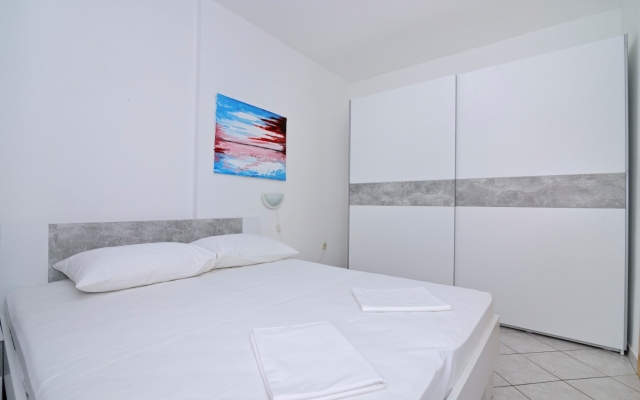 Apartment Zora - garden terrace and grill A4 Pirovac, Riviera Sibenik