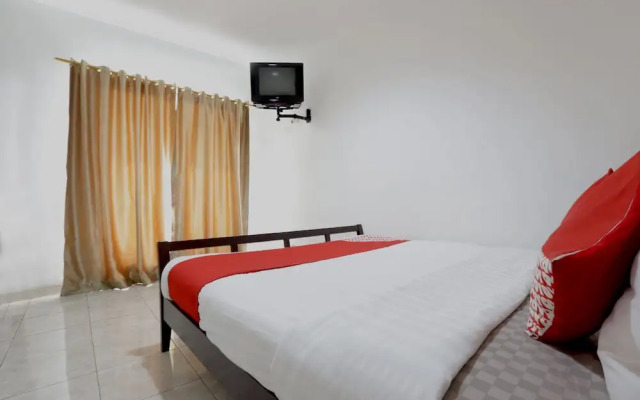 OYO 188 Nely Murni Residence