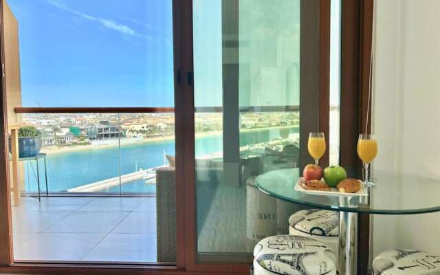 Luxury on the Palm with Marina view balcony