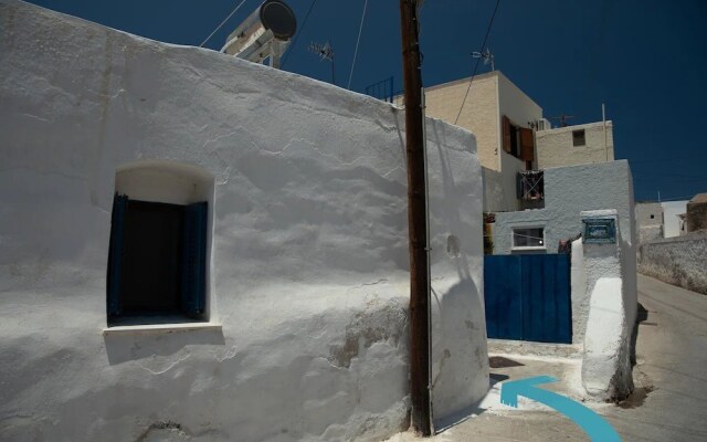 Panoramic Argyro's IO House with Jacuzzi