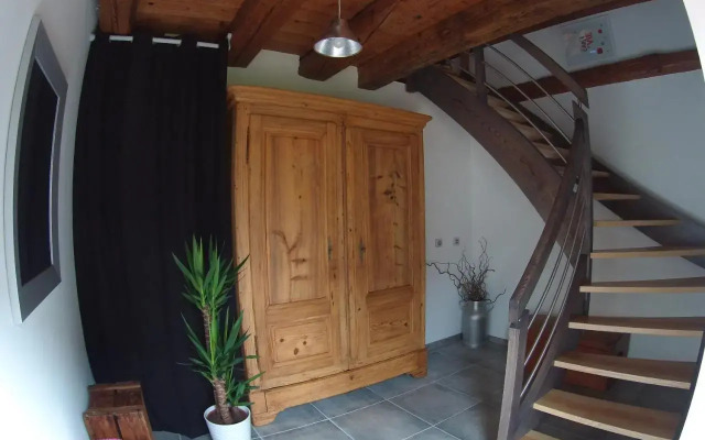 Gîte autonome, La grange a foin, piscine !