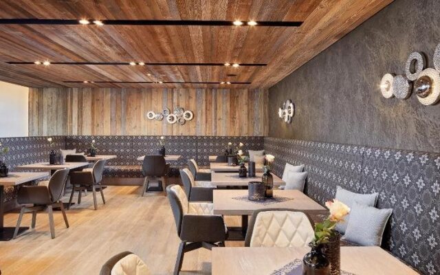 Alpine Hotel Resort Goies