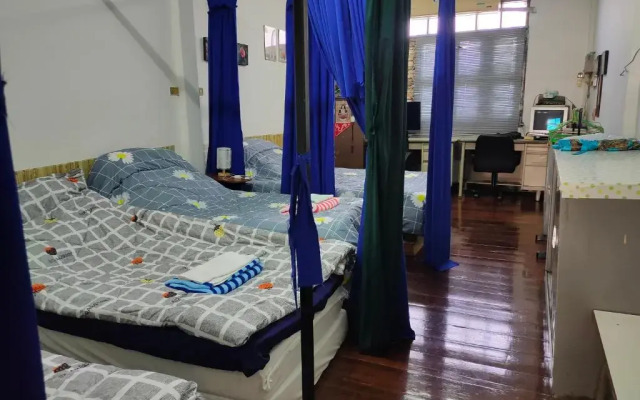 Sip N' Camp - Hostel