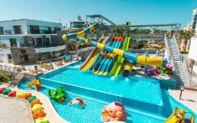 La Rosa Waves Beach Resort And Aqua Park