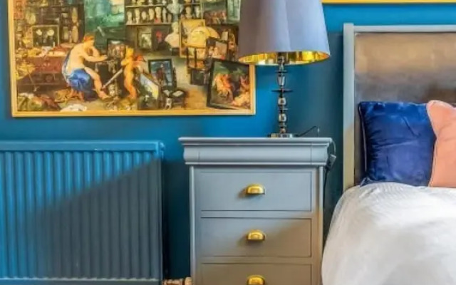 Stunning Artistic Hideout Perfect for Family