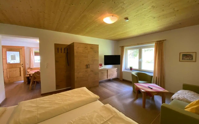 Haus Waldheim und Dependance