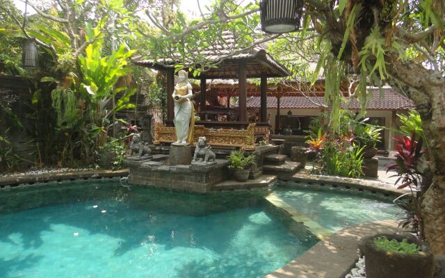 Monkey Forest Bungalow