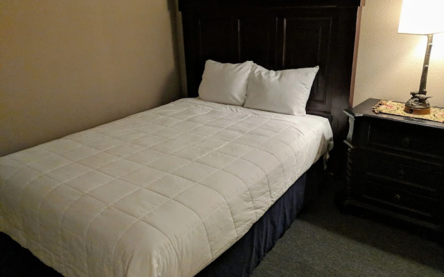 Antlers Inn