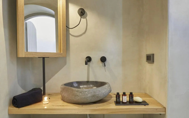 Floria Suites