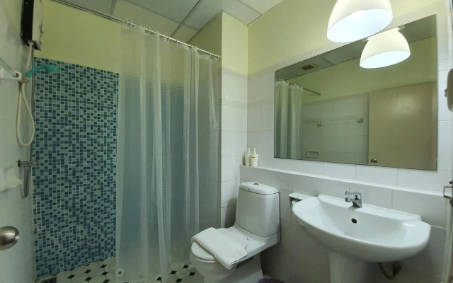Sathorn Terrace Apartment