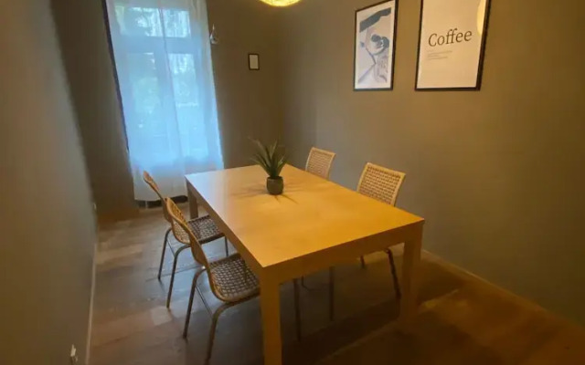 Room-spacious Room in Coliving Apartment