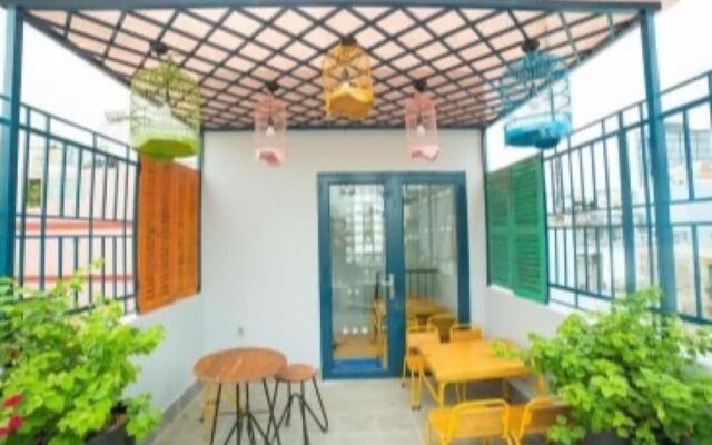 Red Roses Hostel Bui Vien