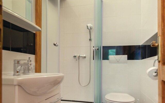 Nice Home in Kucice With Wifi and 4 Bedrooms