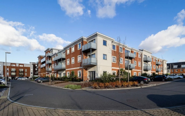 Deluxe Kennet Island Apartment