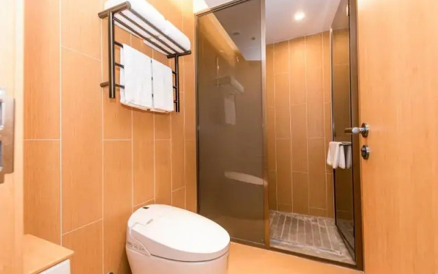 Ji Hotel Jiaxing Shimao Center