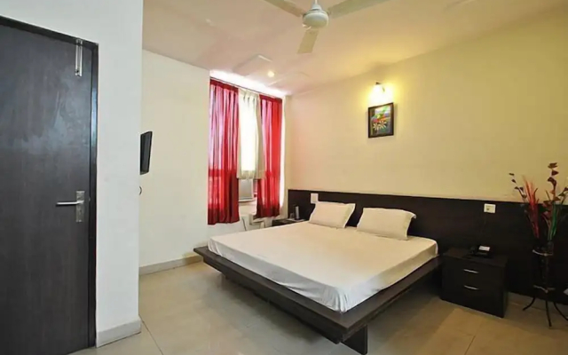 OYO 11754 Hotel Classic 7