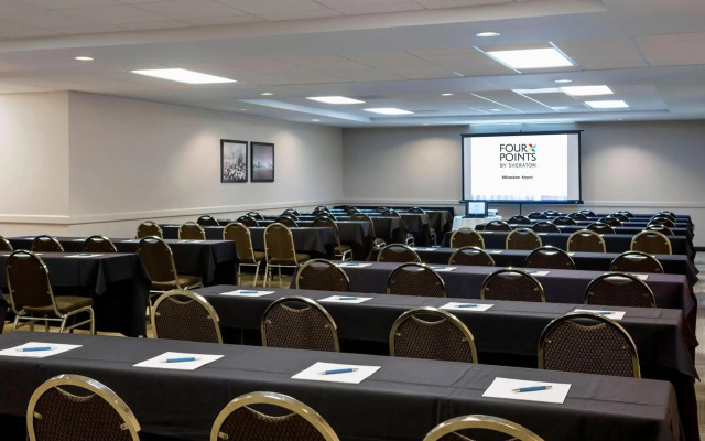 Four Points by Sheraton Milwaukee Airport