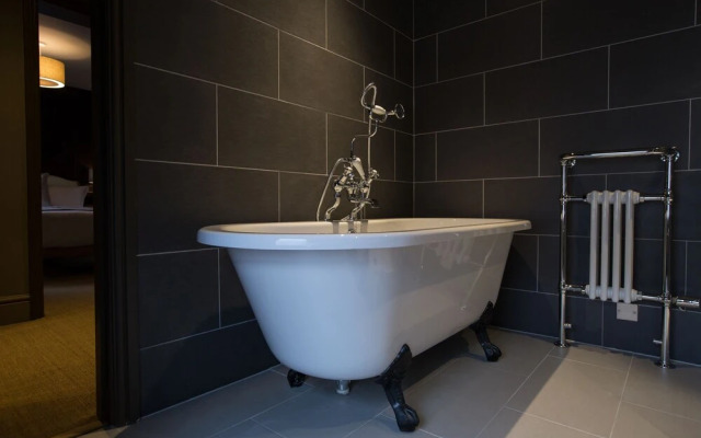 The Lion Hotel - Pub & Restaurant