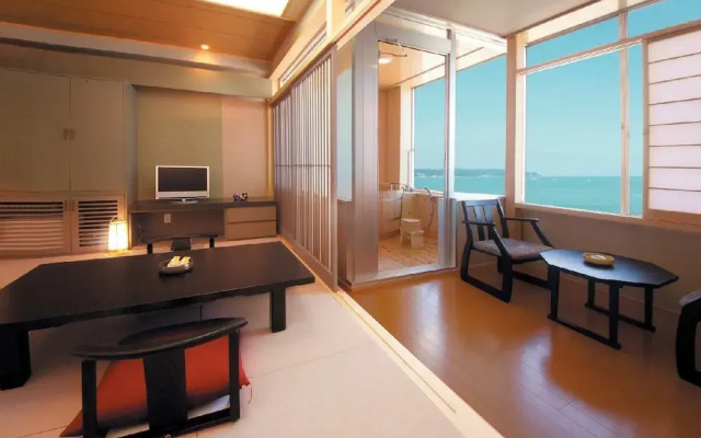 Kamogawa Universe Hotel
