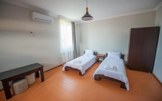 Hotel Cosmos