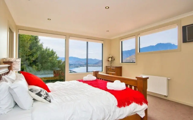 Heavenly View on Hensman – Guest Rooms – Queenstown