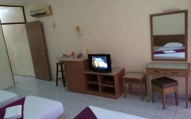 Teluk Batik Holiday Apartment