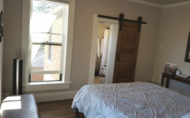 The Lindley House