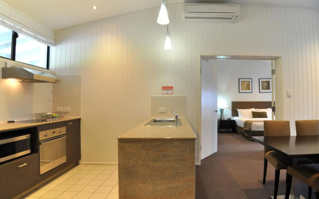 Nightelier Mission Beach