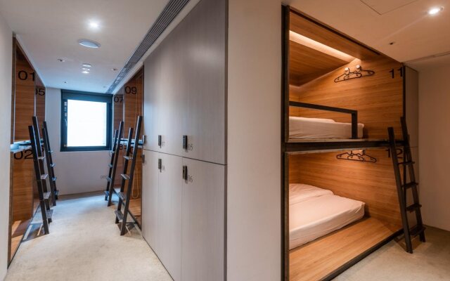Bouti City Capsule Inn - Hostel