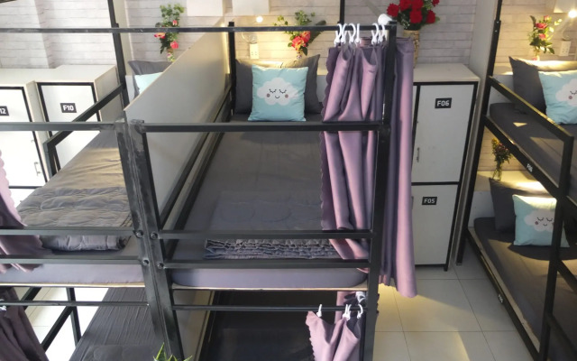 S Phuot Airport Hostel